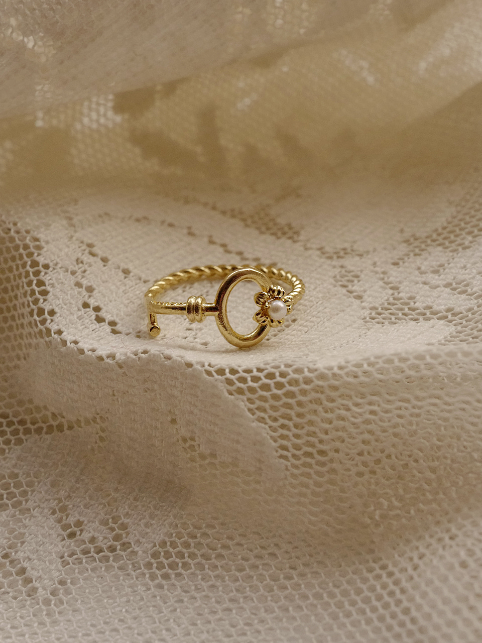 Alice Flower Key Ring
